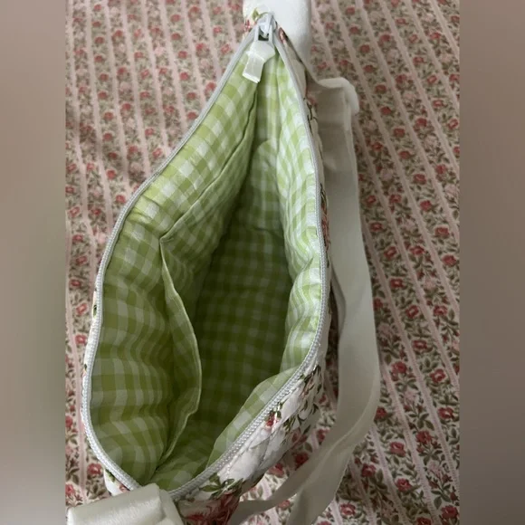 Floral Quilted Shoulder Bag - Picture 6 of 10